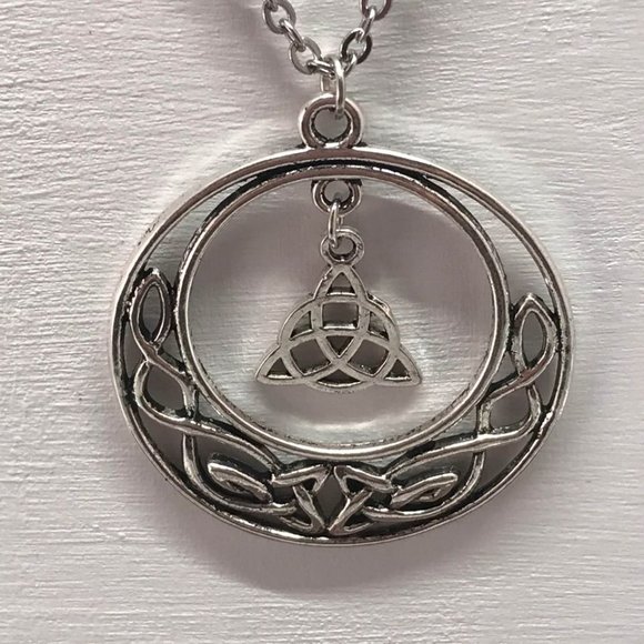 Celtic Irish Trinity Triquetra Knot Circle - Picture 4 of 5